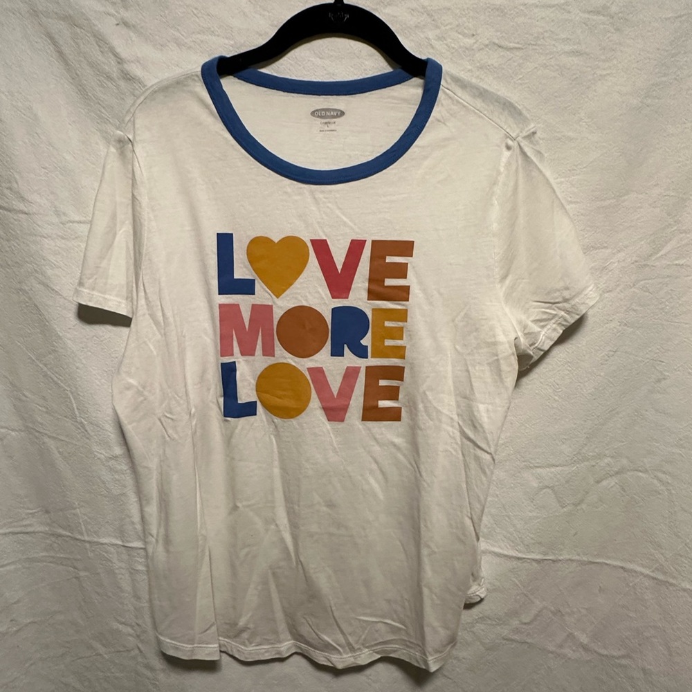 Old Navy Cream T-Shirt with Blue Trim Size L